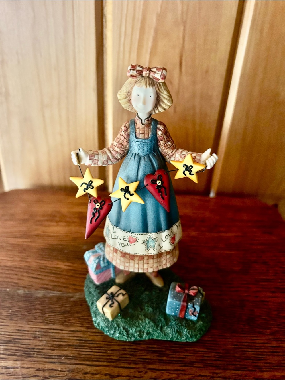 Ellen Stoufers First Edition "Annie's Love" Figurine with Stars ⭐️ and Hearts ❤️